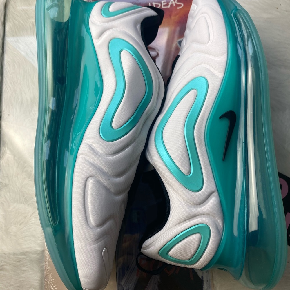 🆕 Nike Air Max 720 Aurora Green - Womens 11.5 - Picture 8 of 10